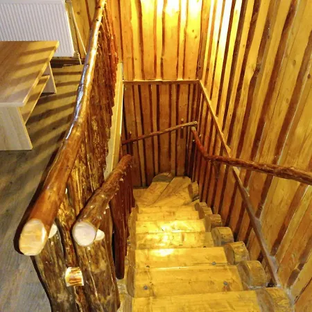 Holiday home гостинний двір у ангеліни Tatariv