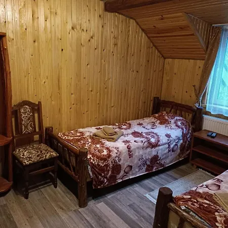 гостинний двір у ангеліни Tatariv