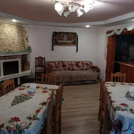 гостинний двір у ангеліни Holiday home Tatariv