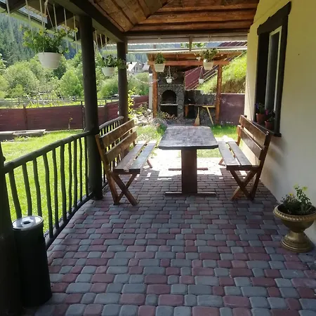 Holiday home гостинний двір у ангеліни