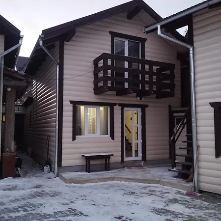 Holiday home гостинний двір у ангеліни *