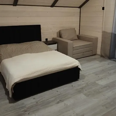 гостинний двір у ангеліни * Tatariv