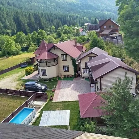 гостинний двір у ангеліни Татаров