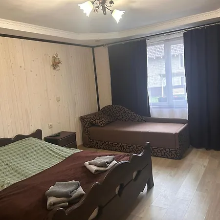 Дом отдыха гостинний двір у ангеліни