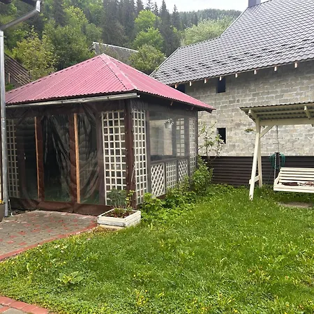 Дом отдыха гостинний двір у ангеліни Татаров