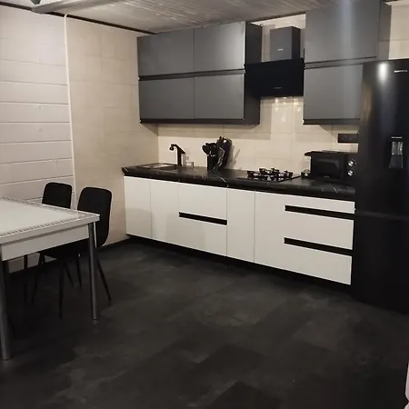 гостинний двір у ангеліни