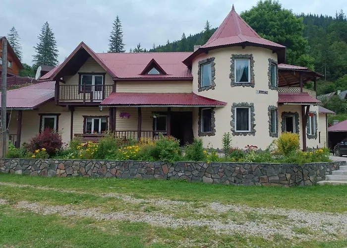 гостинний двір у ангеліни 度假居 *